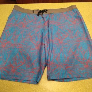 Hurley Tropical Print Mens Size 36 8"  Board Shorts Teal with Red Palm Pattern